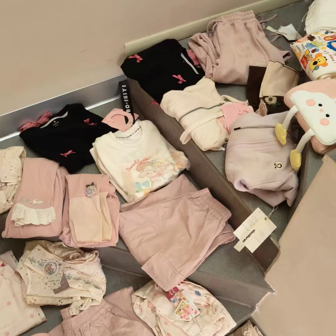 【微瑕价】2 童装 捡漏 瑕疵款 介意勿拍 不褪焕！看好主页介绍