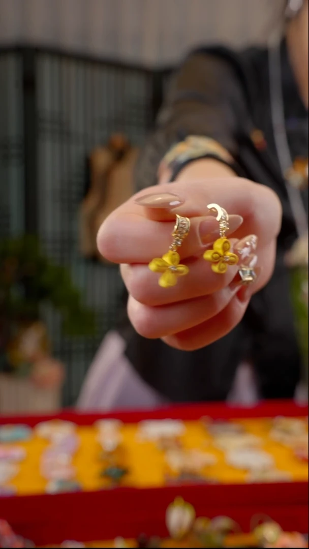 刺绣会****?非遗苏绣绒花