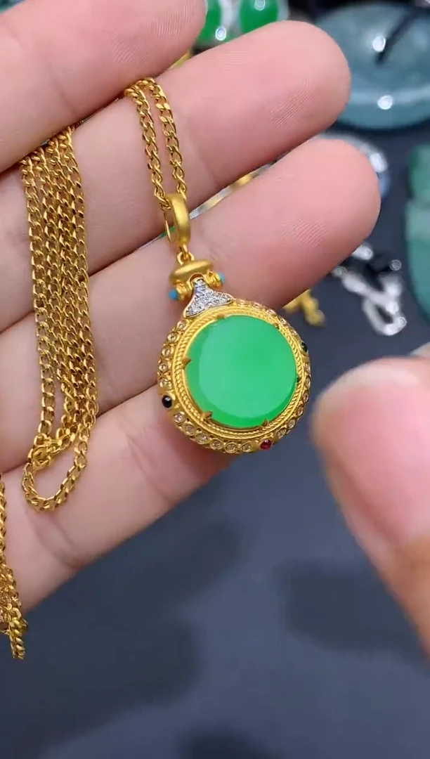 翡翠18K金镶嵌颈饰528-中国好珍宝