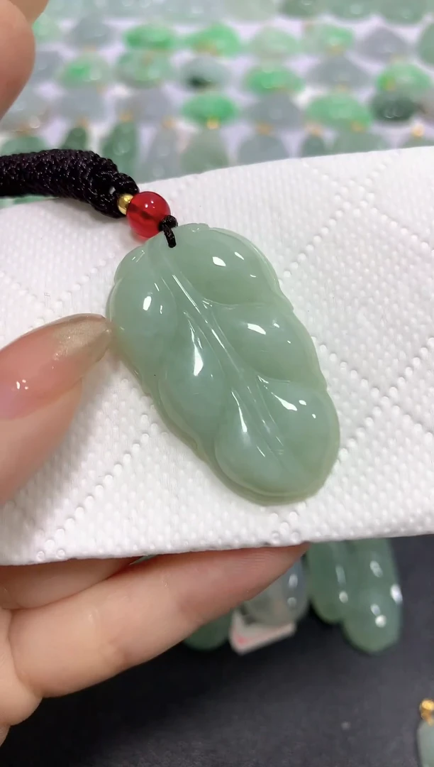 颈饰未镶嵌翡翠A货