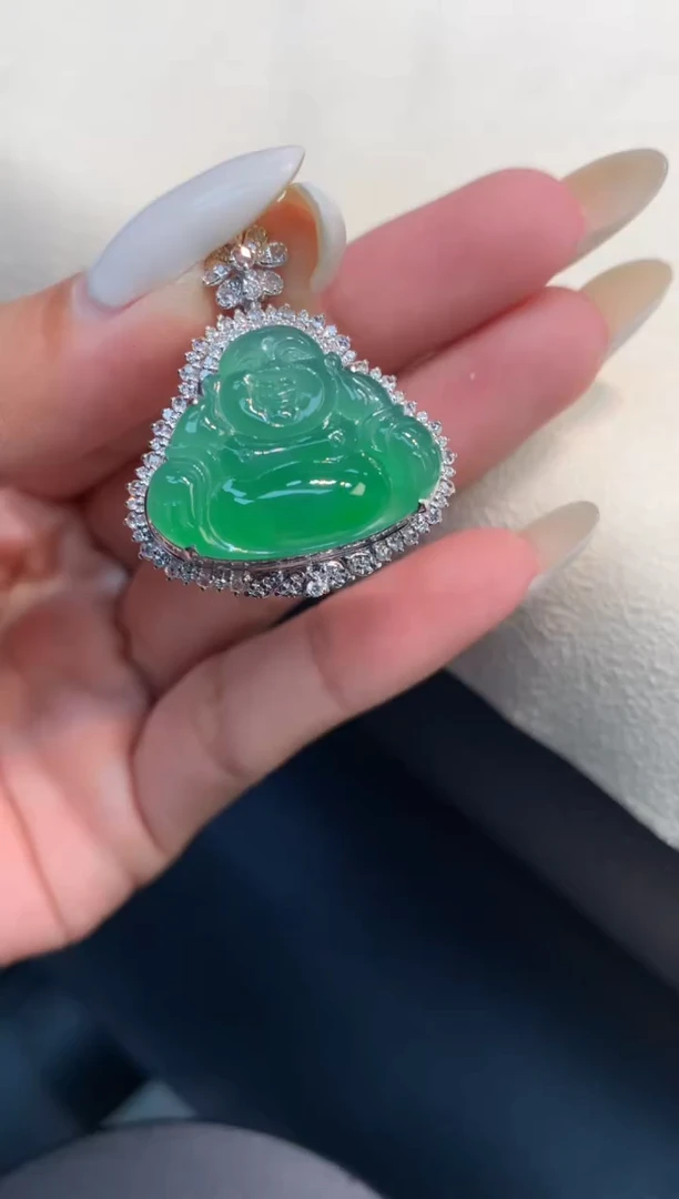 颈饰18K金镶嵌翡翠1