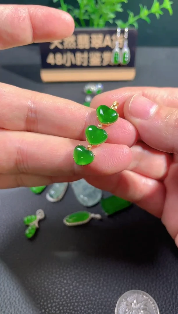 【闪购商品】翡翠颈饰18K金镶嵌翡翠