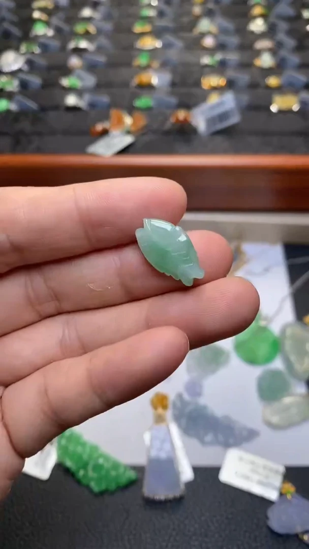 颈饰未镶嵌翡翠净货33803