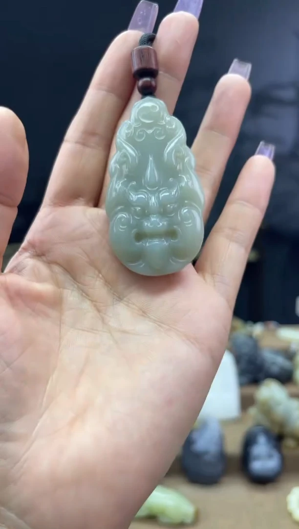颈饰未镶嵌和田玉1