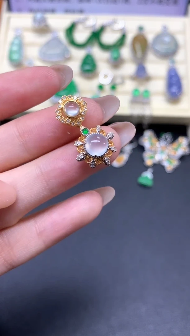 【闪购商品】翡翠吊坠(不含链)18K金镶嵌吊坠|2950+295