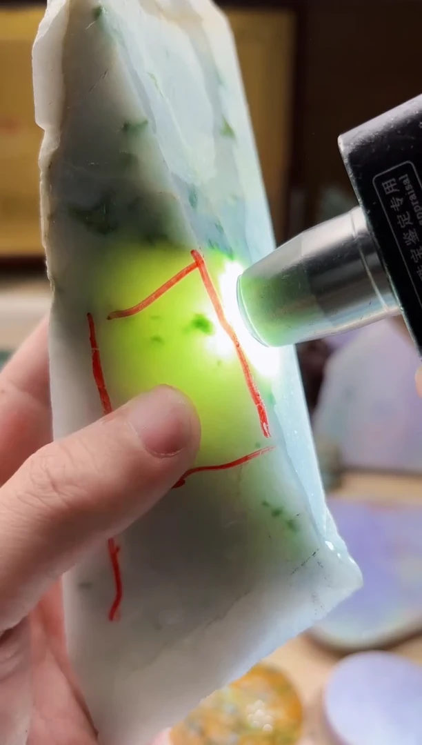 翡翠挂件未镶嵌A货张麦1095