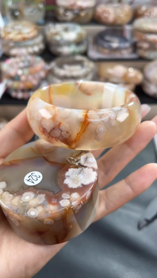 未镶嵌手镯石英质玉62