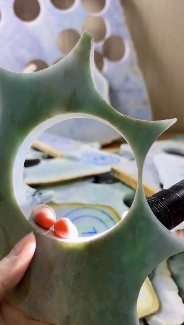 翡翠未镶嵌颈饰翡翠A货 陈谭381