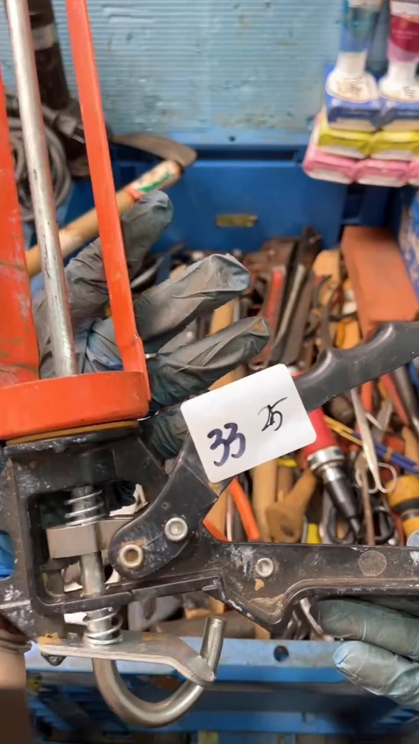 肖*宏家用五金工具胶枪33