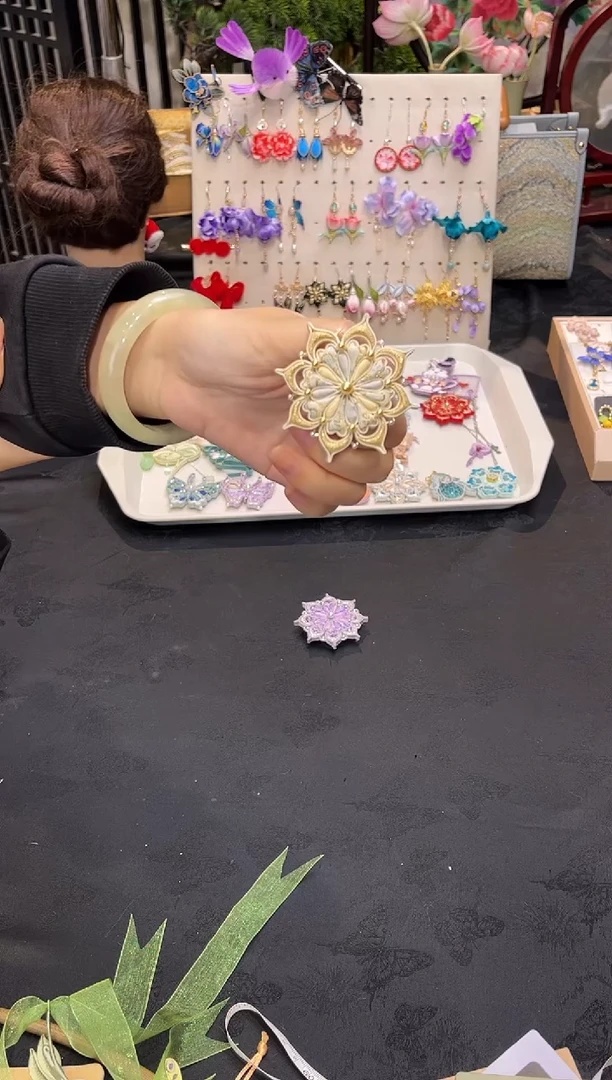 织绣第***毛非遗手工苏绣饰品