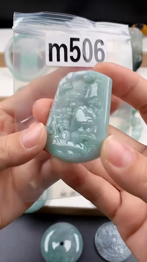 颈饰未镶嵌翡翠天然翡翠吊坠挂件
