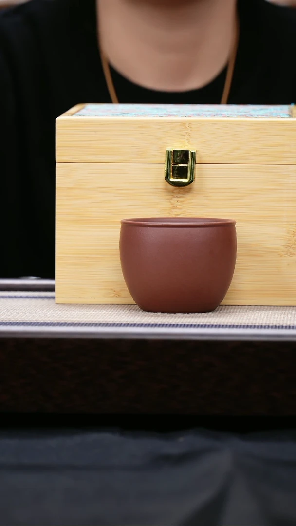 【闪购商品】紫砂茶壶8号破价 三号井底槽青