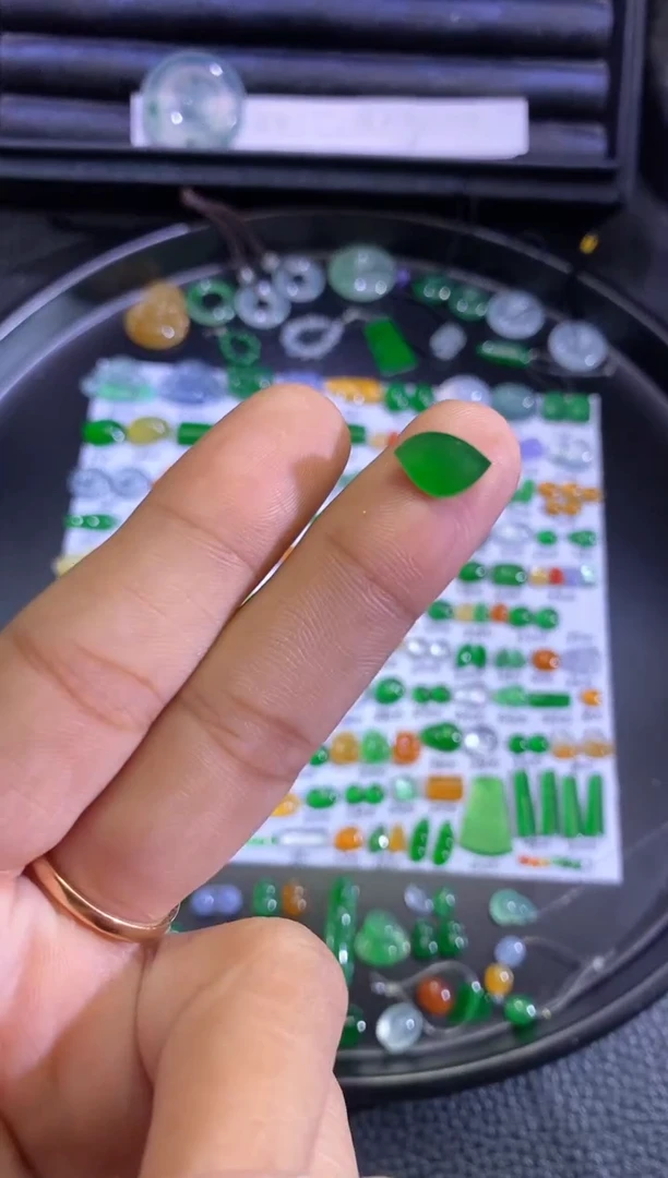 未镶嵌挂件翡翠随行