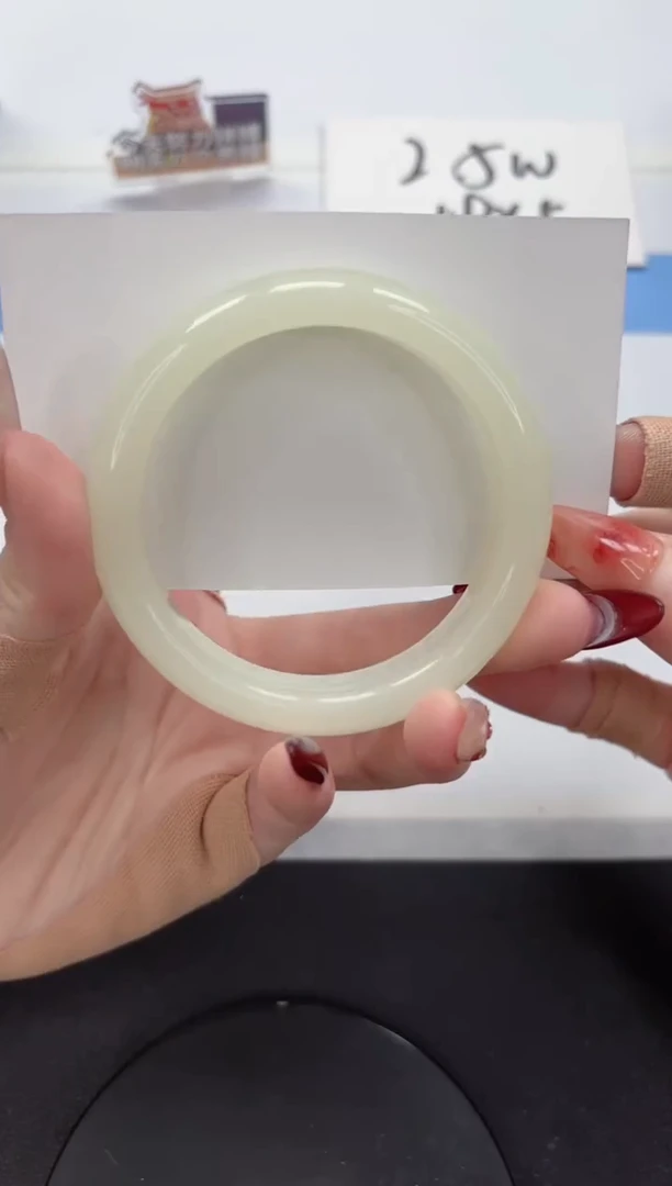 【闪购商品】石英质玉手镯未镶嵌A54-57.5