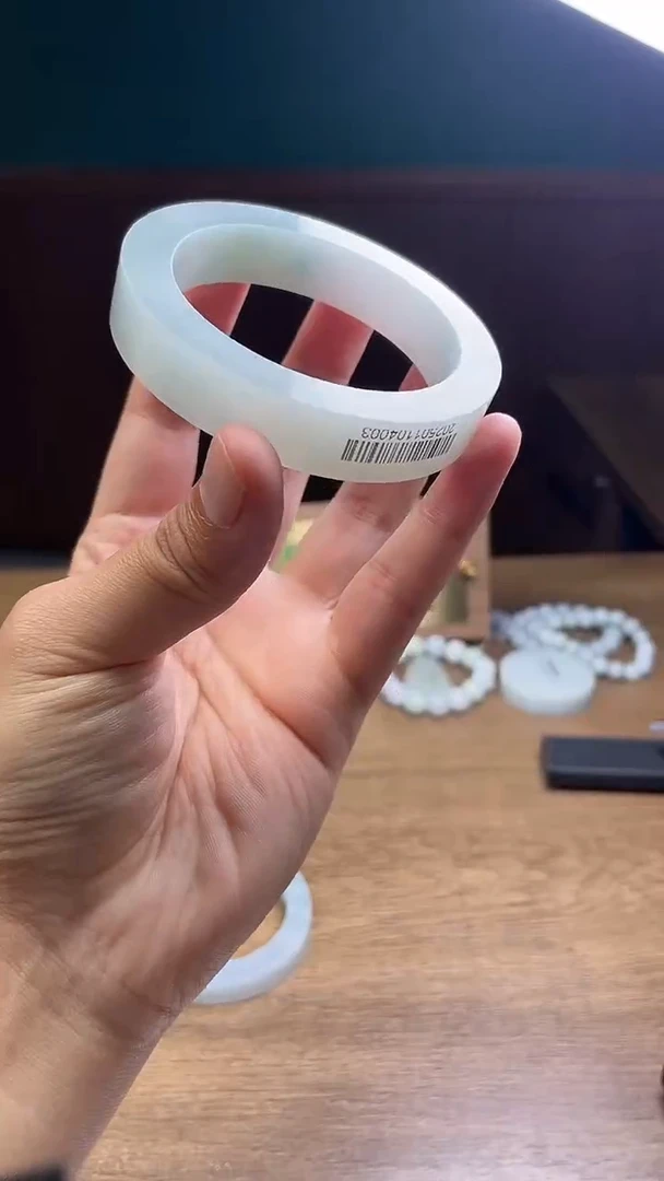未镶嵌手镯定制翡翠向**开定制