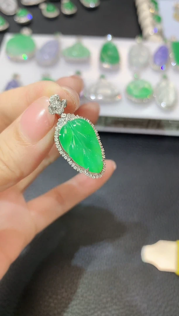 翡翠18K金镶嵌吊坠(不含链)D66