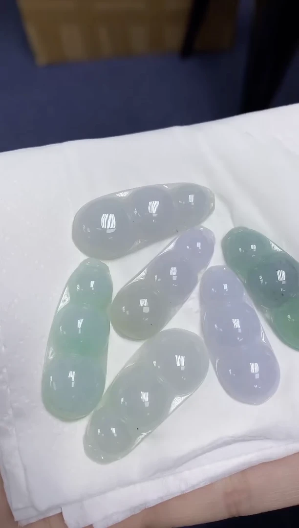 翡翠未镶嵌颈饰天然缅甸翡翠A货多样性发其一