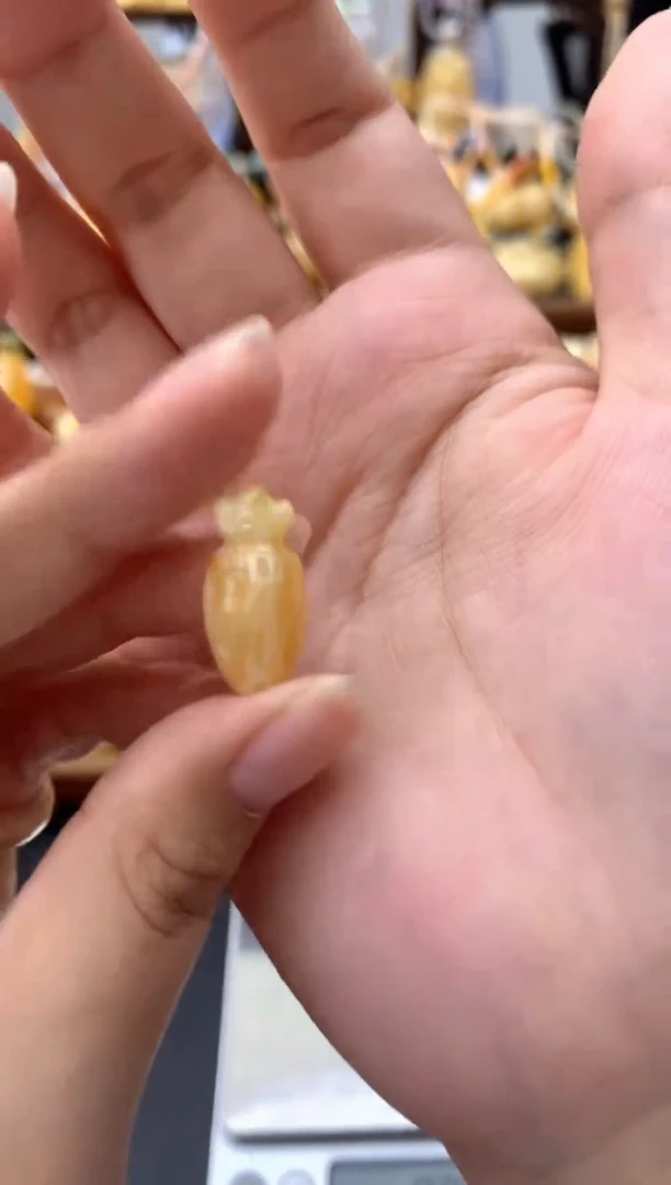 未镶嵌琥珀珠宝奇石141琥珀蜜蜡花粉有纹小坑介意勿拍