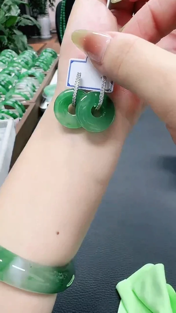 未镶嵌1石英质玉（非洲翠）/8281