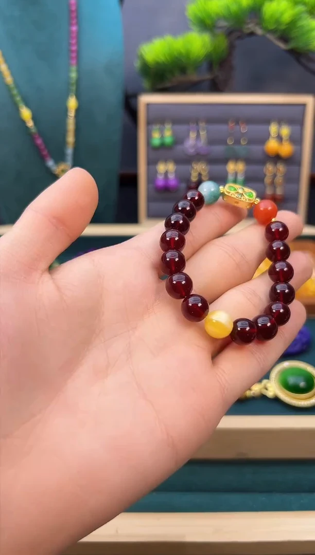 【闪购商品】血珀耳饰14K金镶嵌S483
