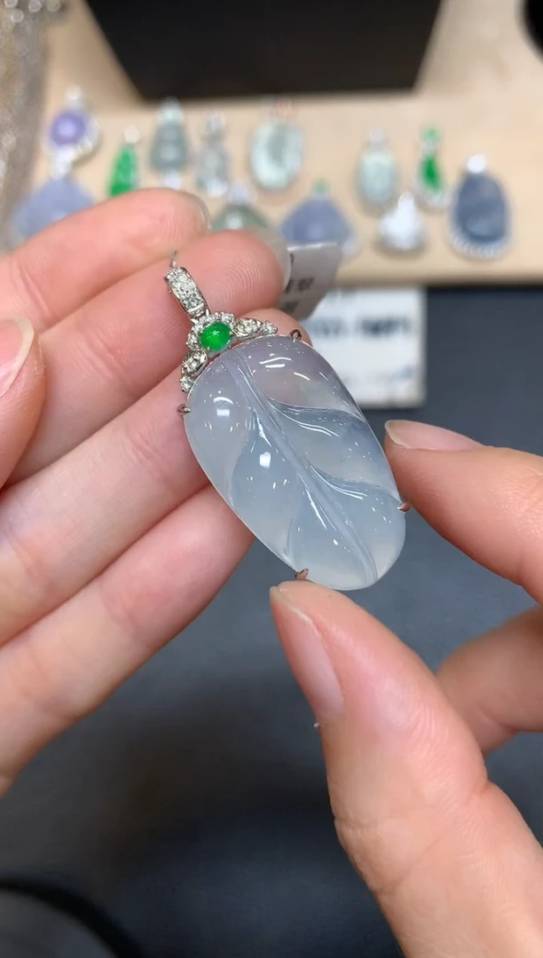 【闪购商品】翡翠颈饰18K金镶嵌树叶【无服务费