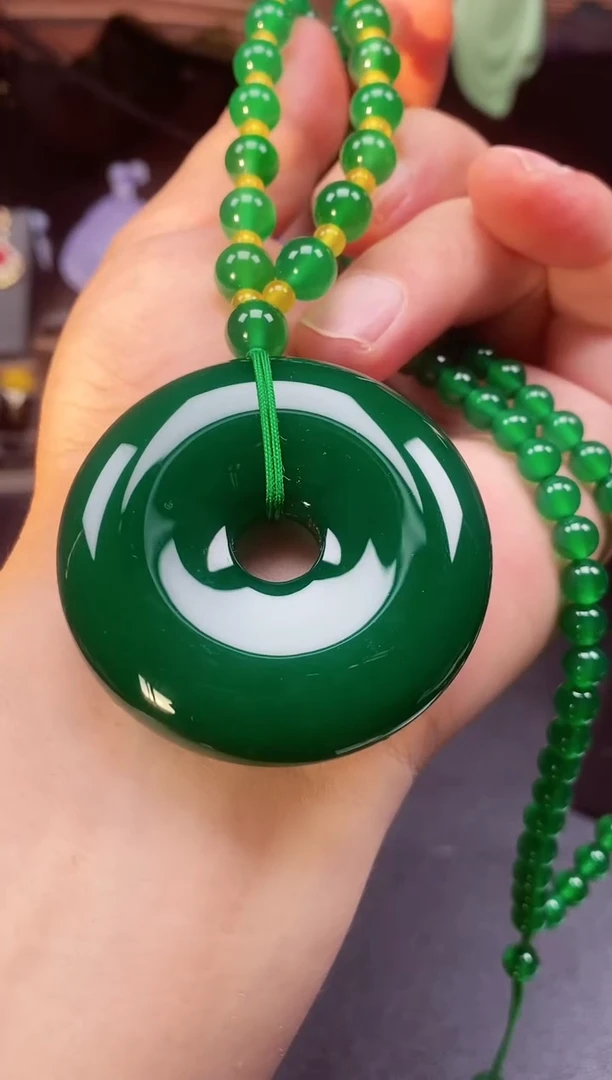 未镶嵌颈饰玛瑙/玉髓绿平安扣