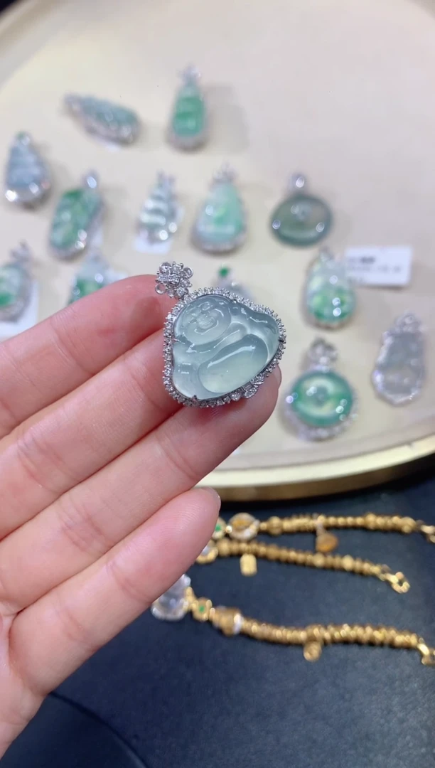 吊坠(不含链)18K金镶嵌翡翠吊坠A570|8800