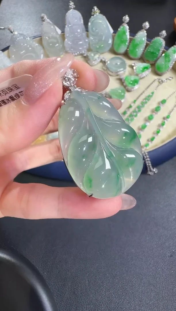 翡翠18K金镶嵌吊坠(不含链)【源头工厂】钻石镶嵌