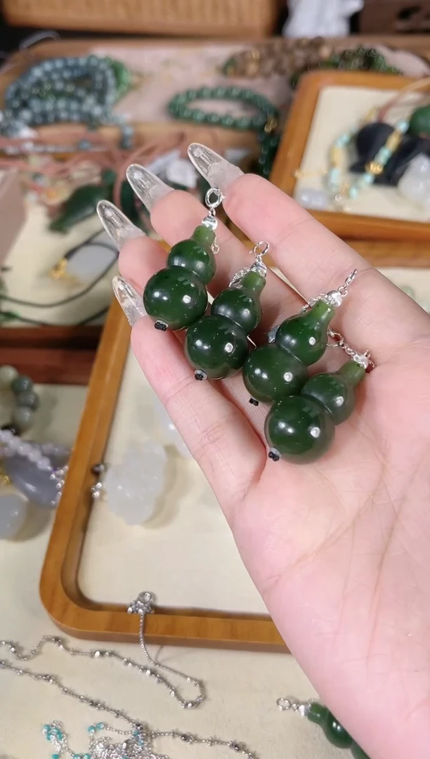 吊坠(不含链)银S925镶嵌和田玉多样性发货其一默认天然特征