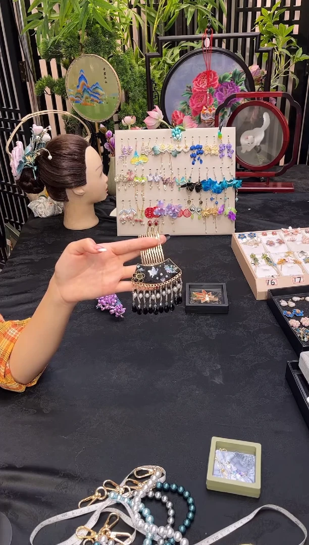 织绣?*梦非遗苏绣手工饰品