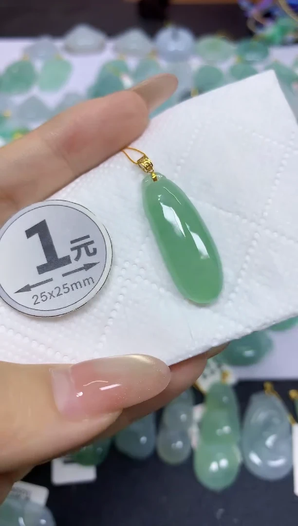 颈饰未镶嵌翡翠天然翡翠A货