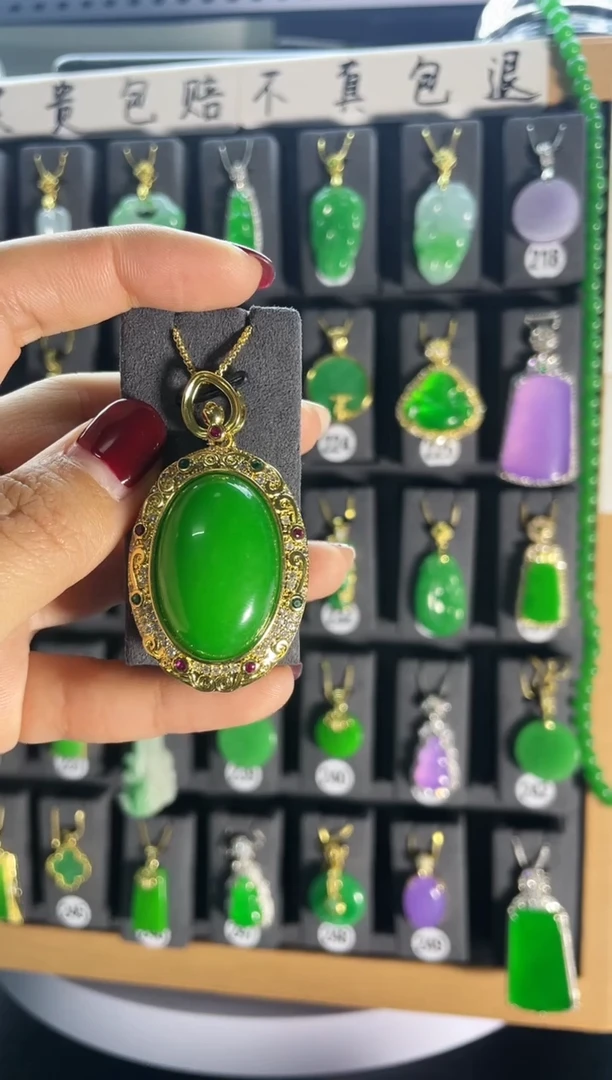 【闪购商品】翡翠耳饰银S925镶嵌224...