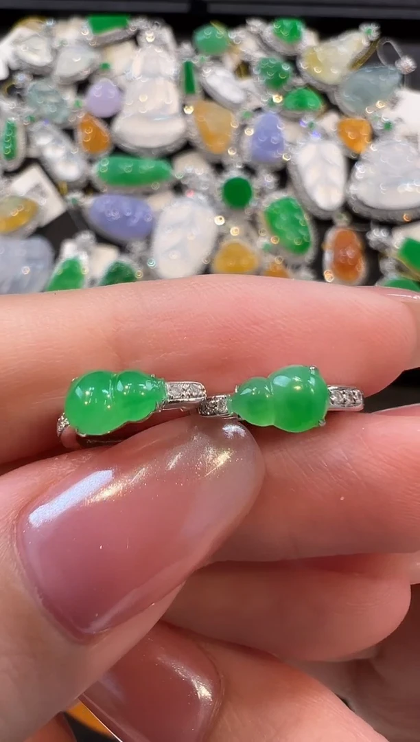 翡翠18K金镶嵌耳饰耳饰