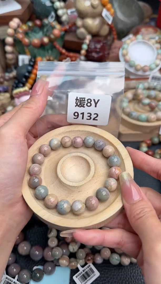 【闪购商品】石英质玉未镶嵌手链8Y9132