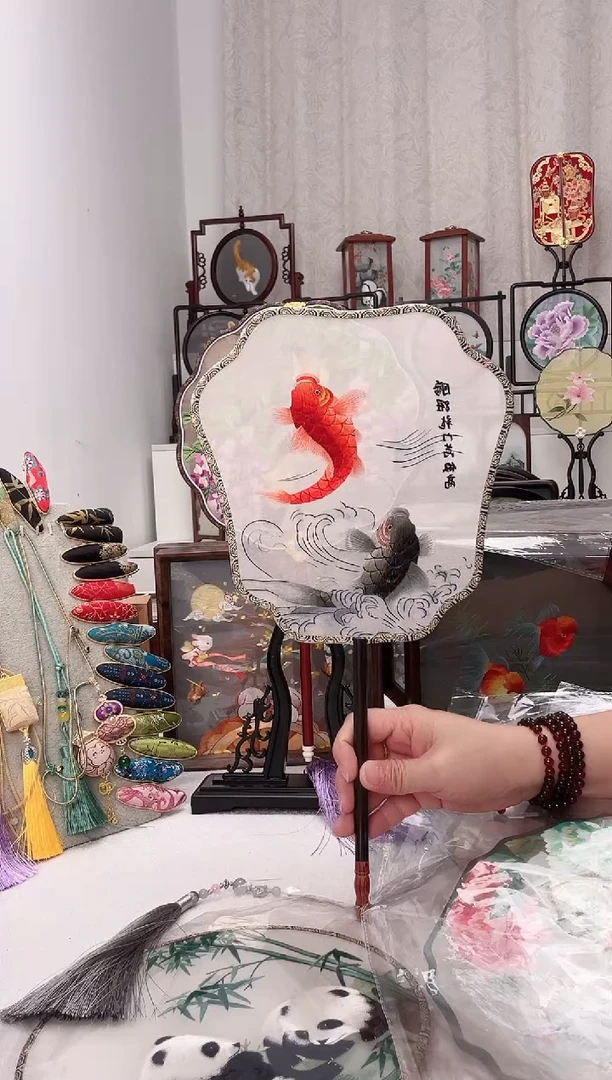 扇子苏绣作品手工团扇