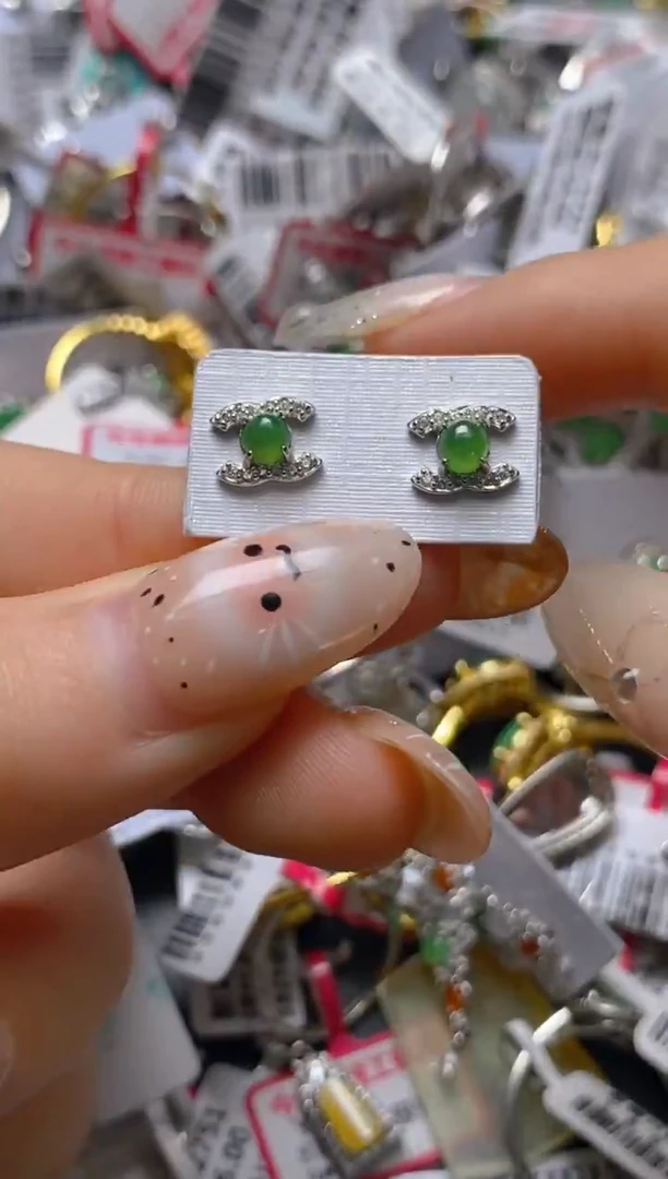 银S925镶嵌戒指翡翠百内无证书