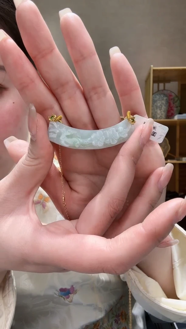 【闪购商品】翡翠颈饰未镶嵌吊坠