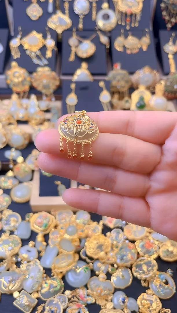 和田玉银S925镀金镶嵌颈饰平安如意流苏吊坠