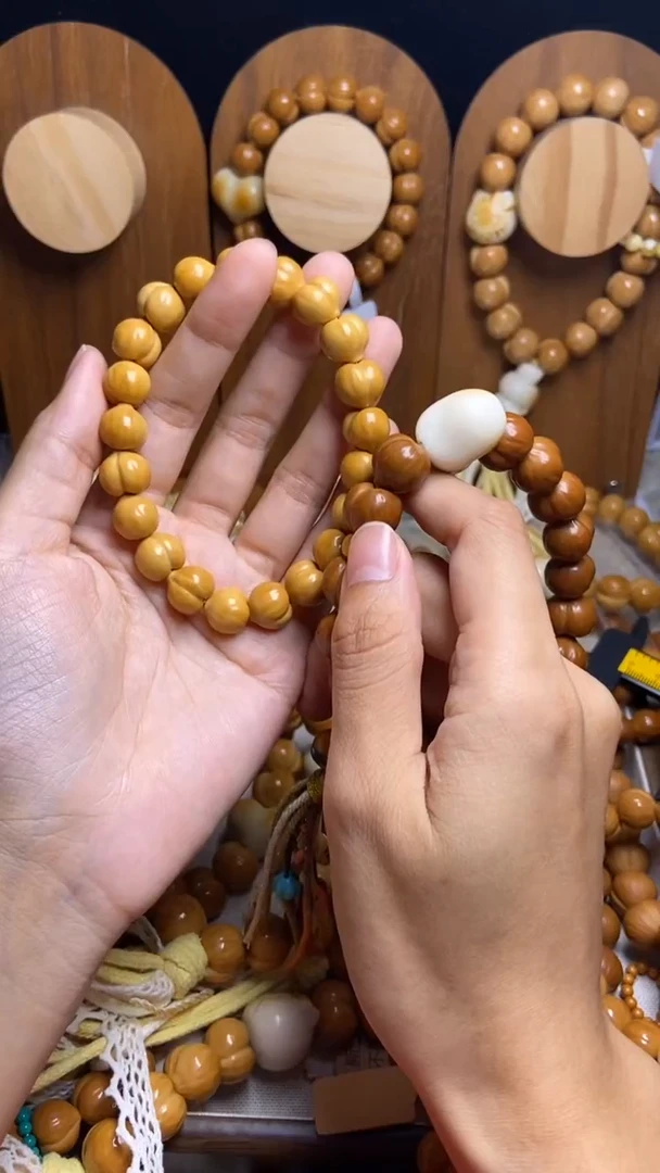 手串猴头核桃呆**兔微瑕小馒头兔子三通黄隔片奶油风