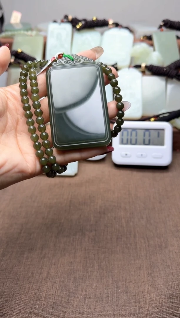 颈饰未镶嵌和田玉1