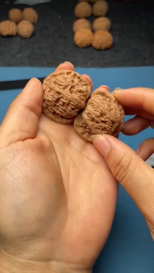 桃核把件w186  白狮子 37尺