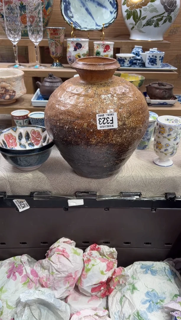 瓷片东**猪      F323