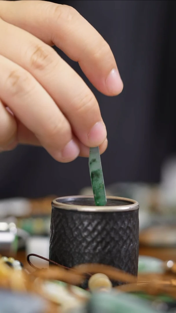 翡翠未镶嵌颈饰翡翠吊坠-可刻字