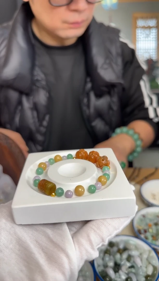 未镶嵌挂件翡翠手串