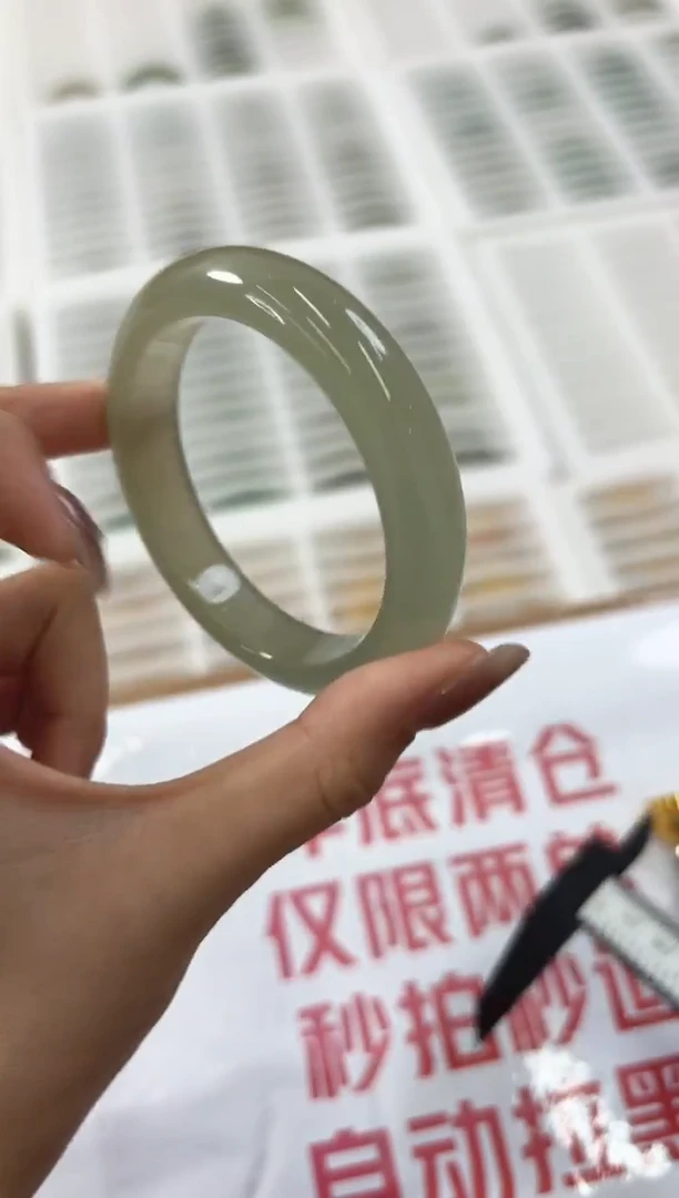 未镶嵌手镯石英质玉36-55D
