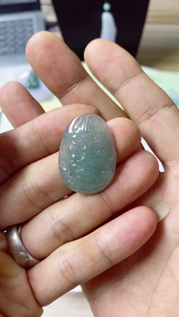 翡翠未镶嵌颈饰薄****K10天然缅甸翡翠A货