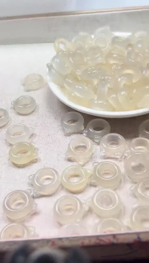 南红玛瑙未镶嵌颈饰x217荔枝冻猫跑环*1个