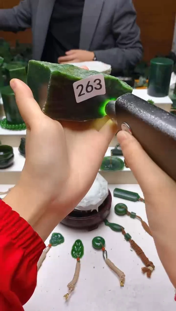 未镶嵌和田玉珠宝半成品1