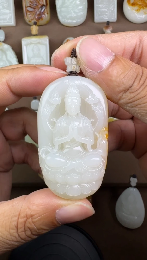 和田玉未镶嵌颈饰观音定金