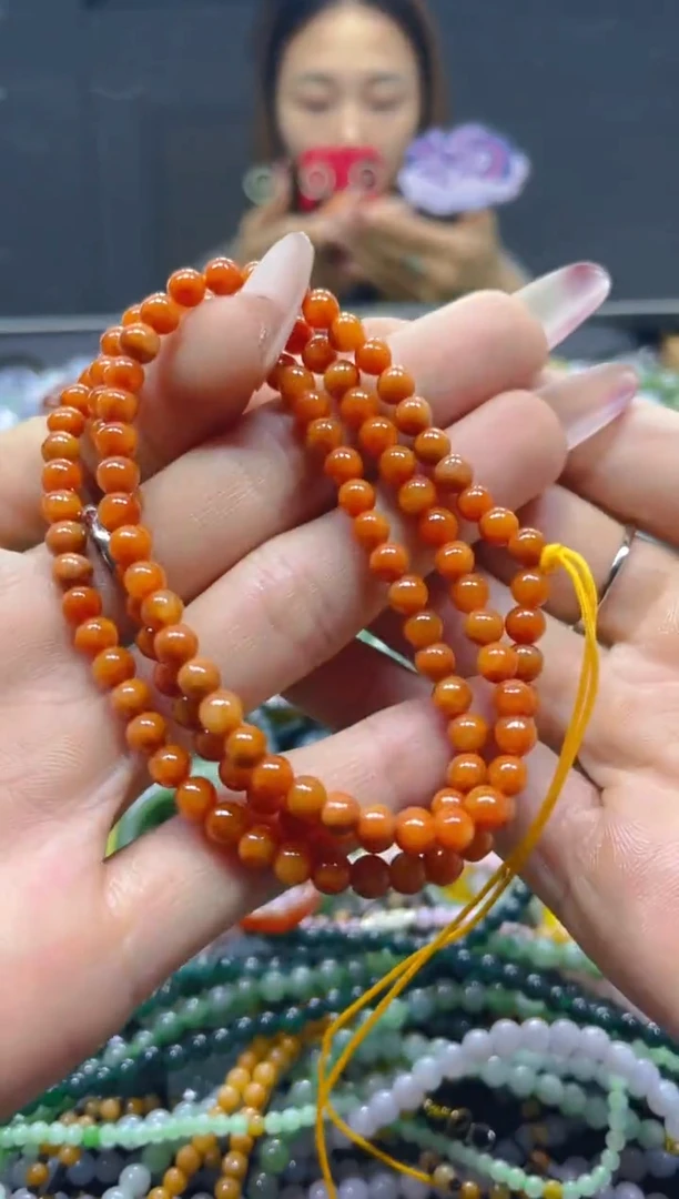 颈饰未镶嵌翡翠4MM/Q/翡翠A货，一件也是批发价